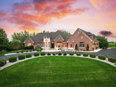 130 Bergamot Drive, Medina, MN 55340