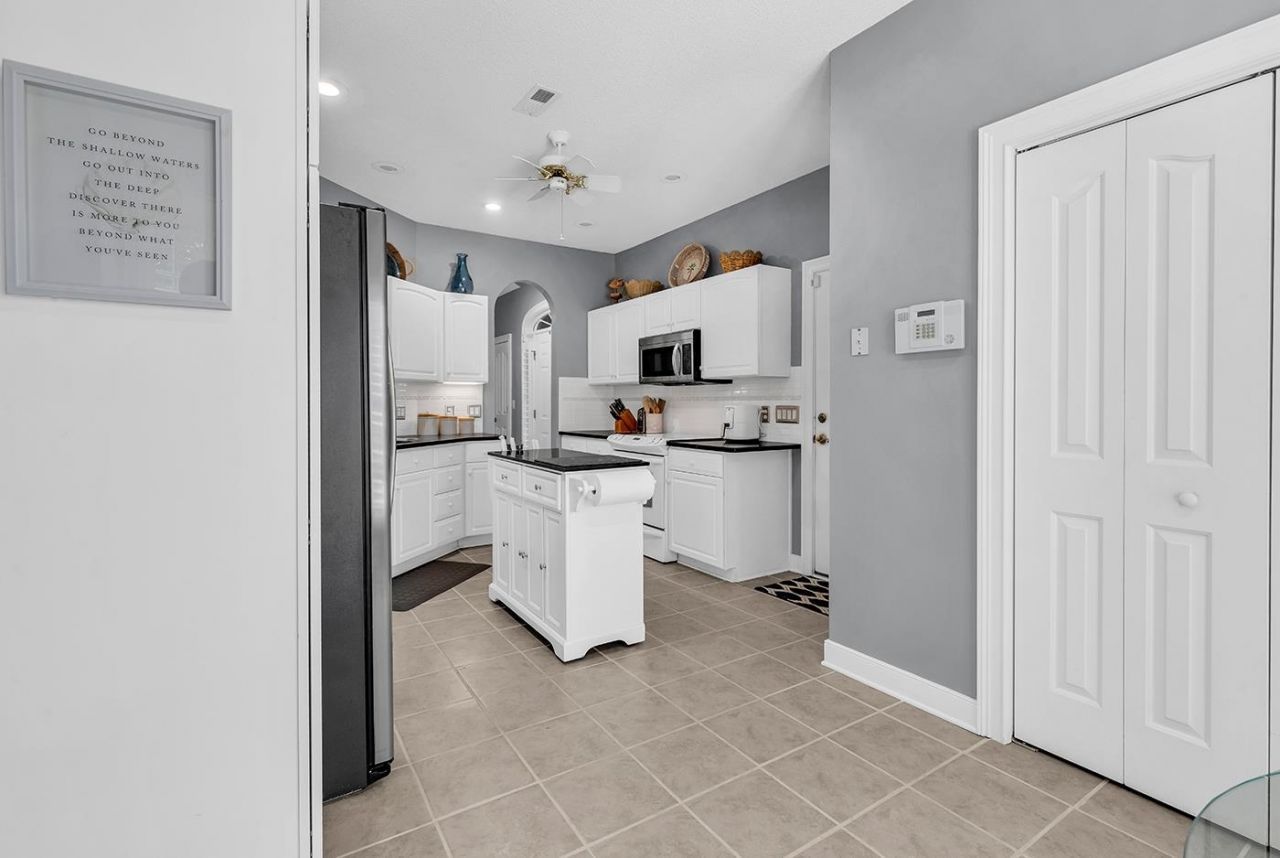 4228 Highway 1008 Photo 13