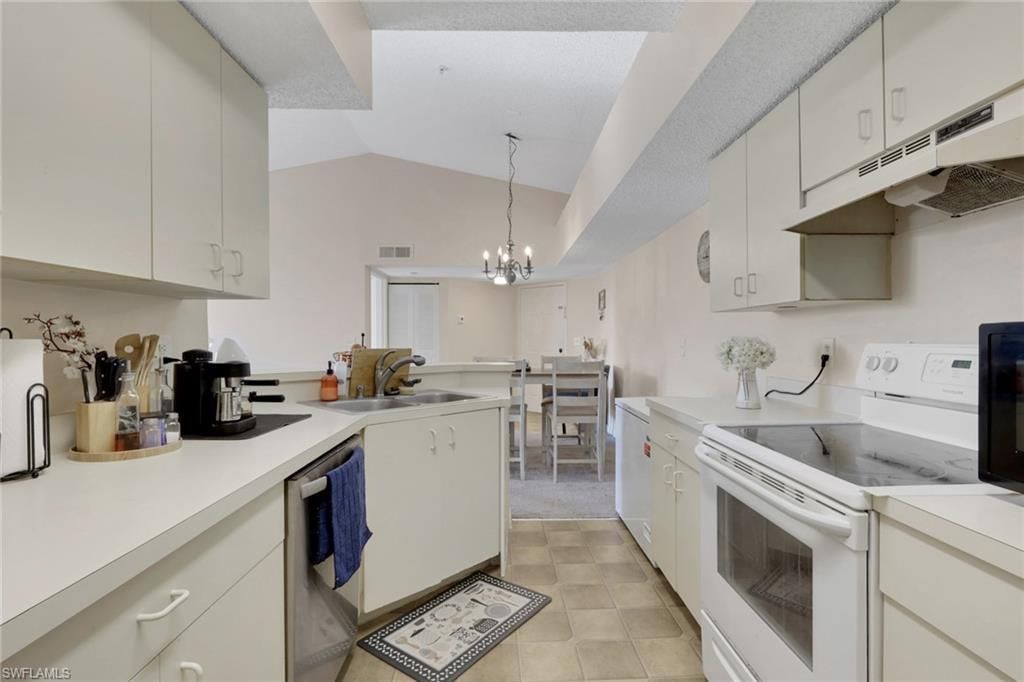 13581 Eagle Ridge Dr, Unit 1421, Fort Myers, FL 33912 Photo