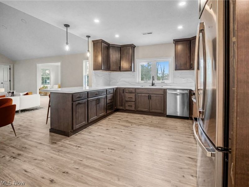 16243 Roselawn Drive, Burton, OH 44021 Photo 10