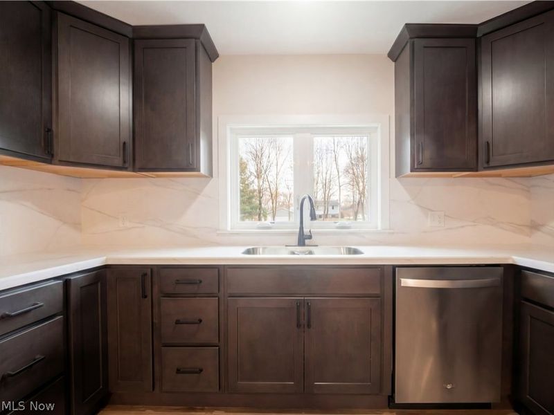 16243 Roselawn Drive, Burton, OH 44021 Photo 11