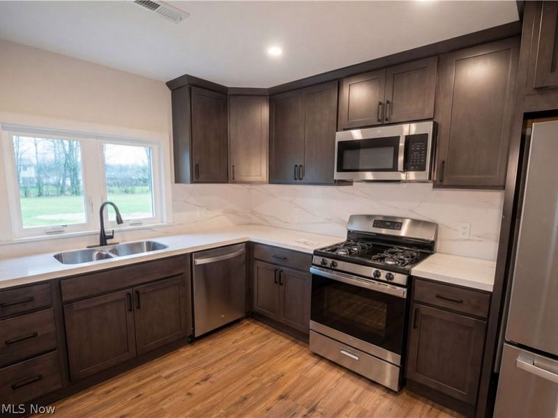 16243 Roselawn Drive, Burton, OH 44021 Photo 12