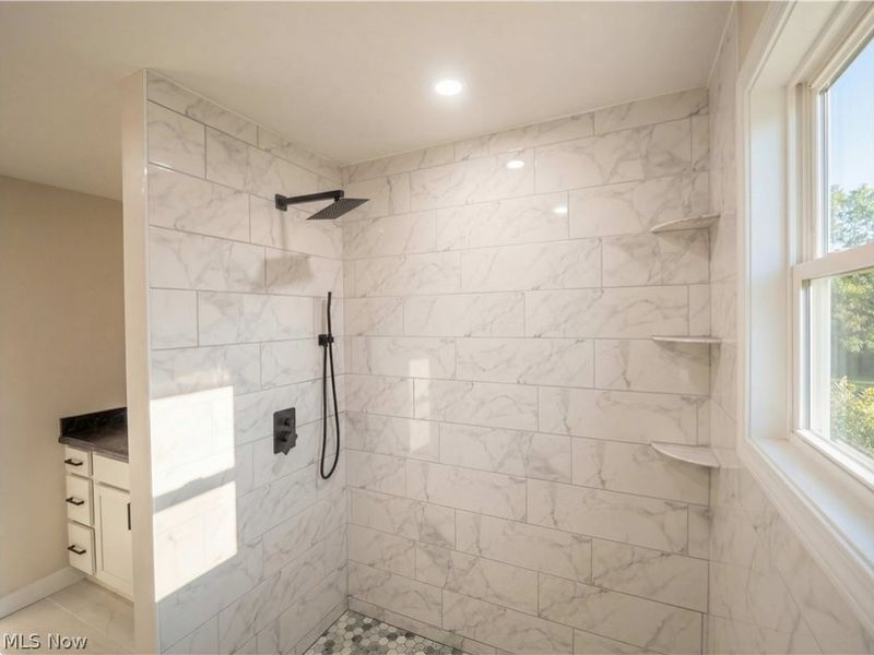 16243 Roselawn Drive, Burton, OH 44021 Photo 18