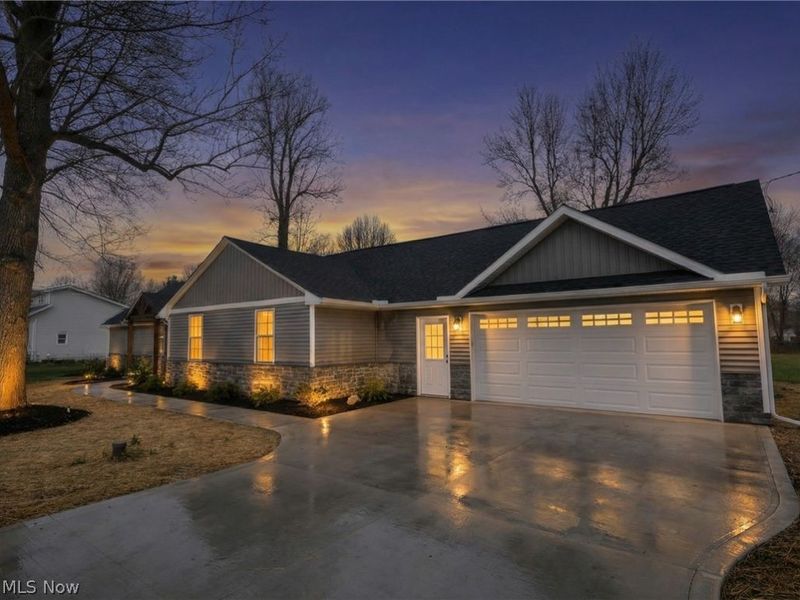 16243 Roselawn Drive, Burton, OH 44021 Photo 2