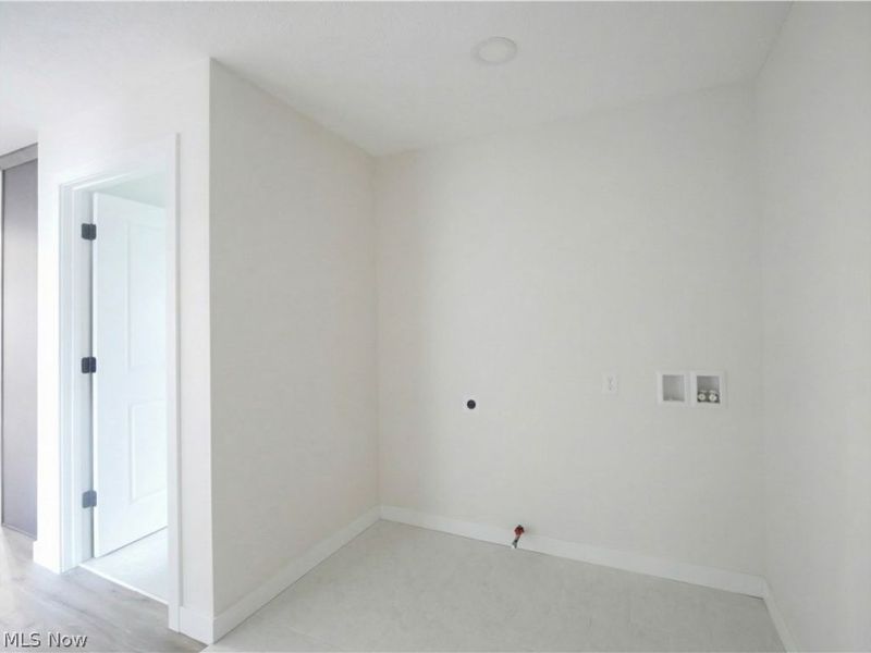 16243 Roselawn Drive, Burton, OH 44021 Photo 29