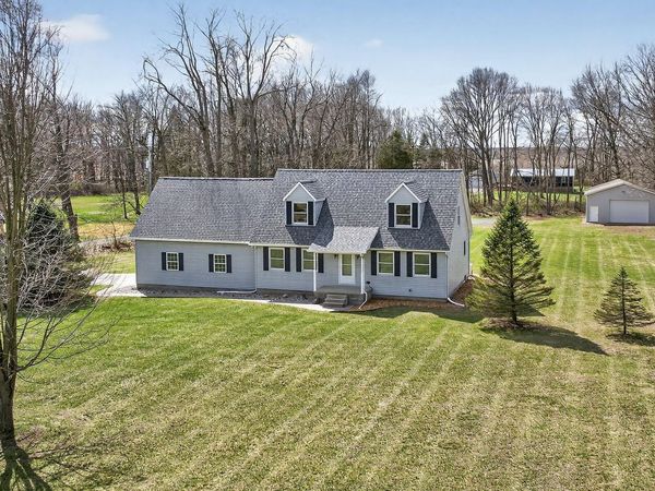 5452 Oakpoint Road, Jackson, MI 49201