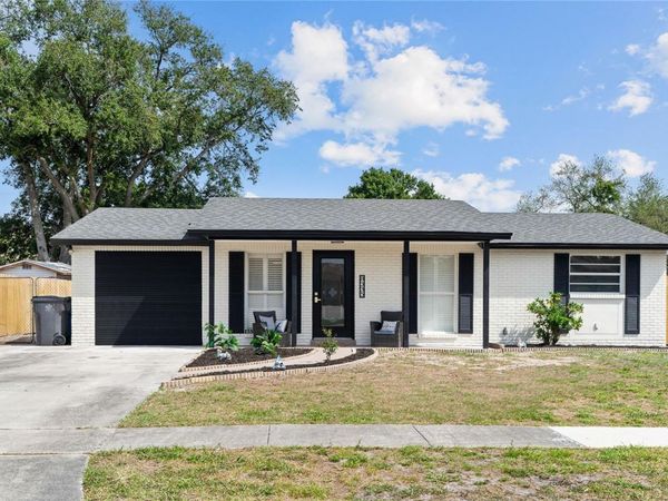 8335 GALEWOOD CIRCLE , TAMPA, FL 33615