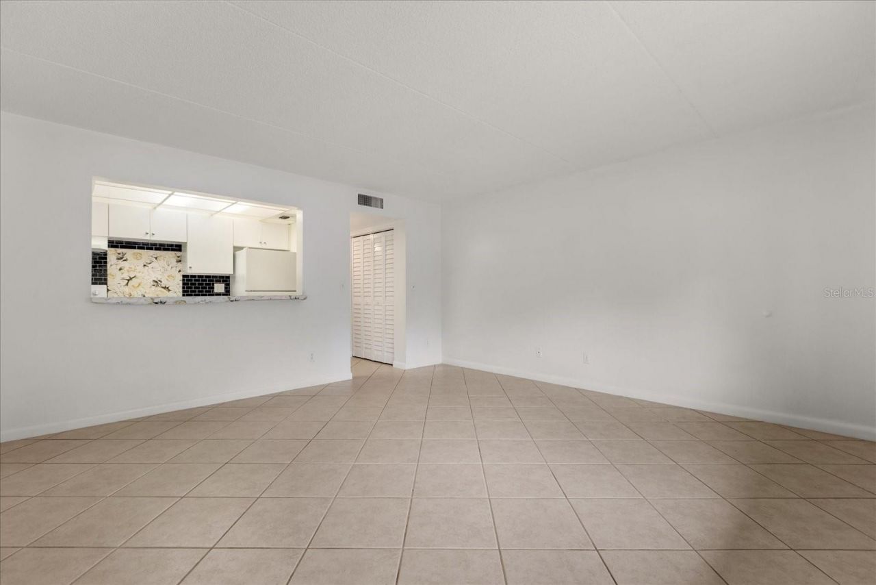 633 S Palmetto Avenue, Unit 1030, Daytona Beach, FL 32114 Photo