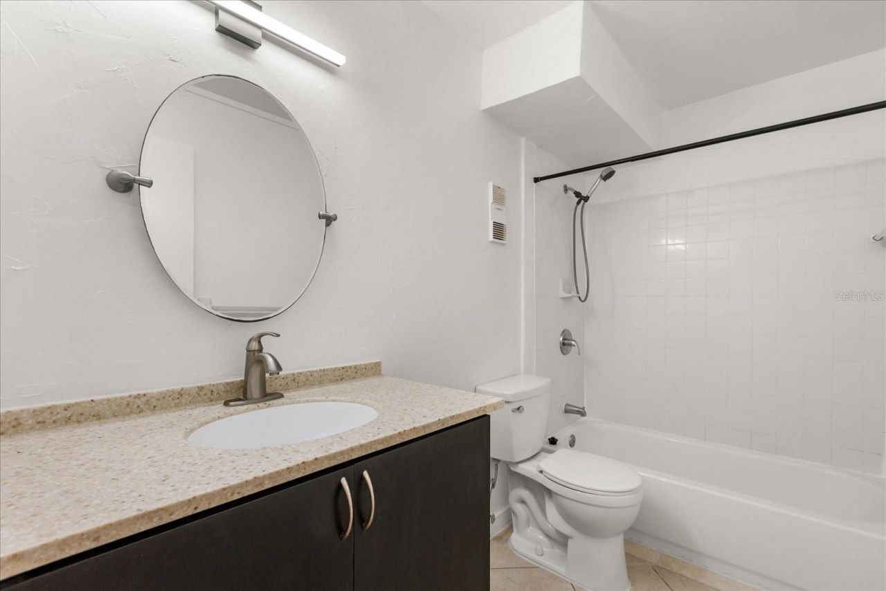 633 S Palmetto Avenue, Unit 1030, Daytona Beach, FL 32114 Photo