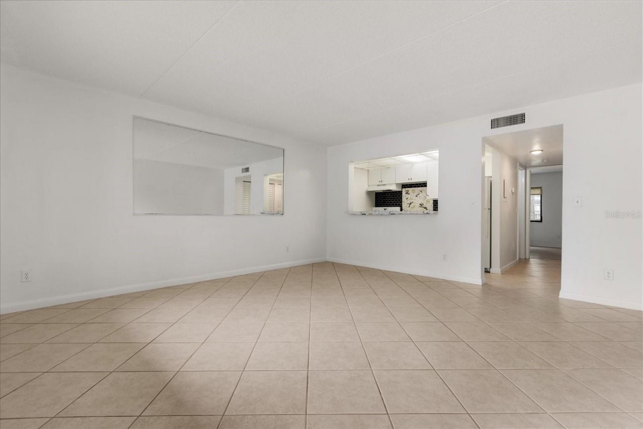 633 S Palmetto Avenue, Unit 1030, Daytona Beach, FL 32114 Photo