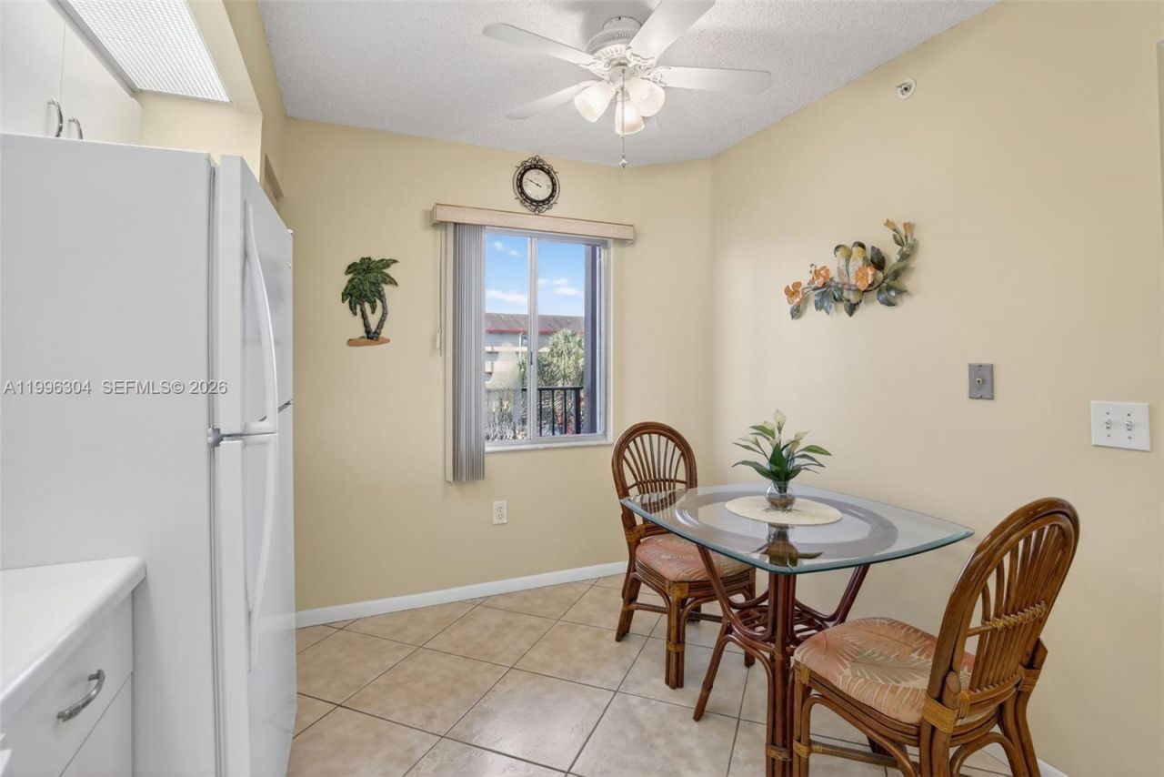 1651 SW 127th Ave, Unit 305A, Pembroke Pines, FL 33027 Photo