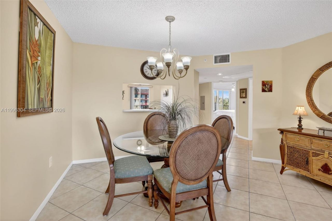 1651 SW 127th Ave, Unit 305A, Pembroke Pines, FL 33027 Photo