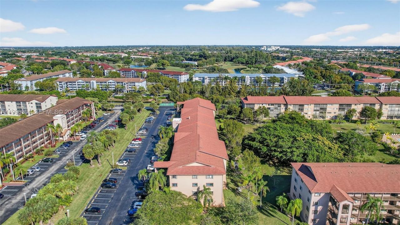 1651 SW 127th Ave, Unit 305A, Pembroke Pines, FL 33027 Photo