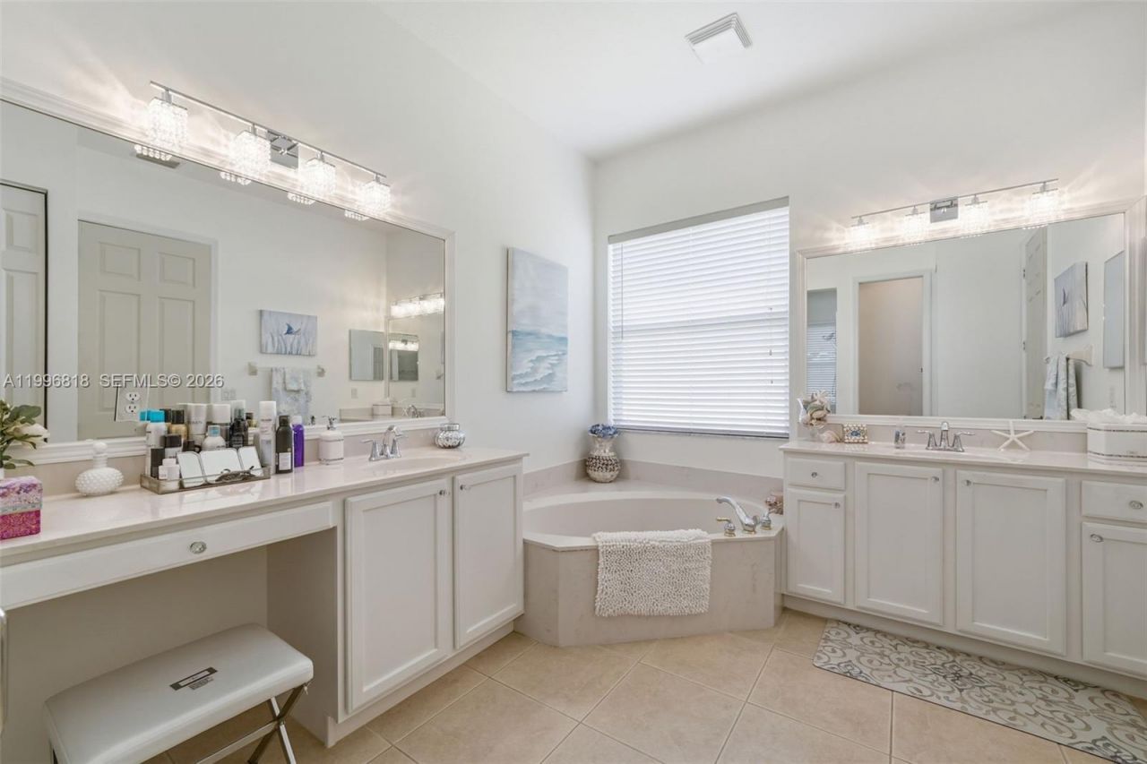 608 SW Chesapeake Ct, Port Saint Lucie, FL 34986 Photo