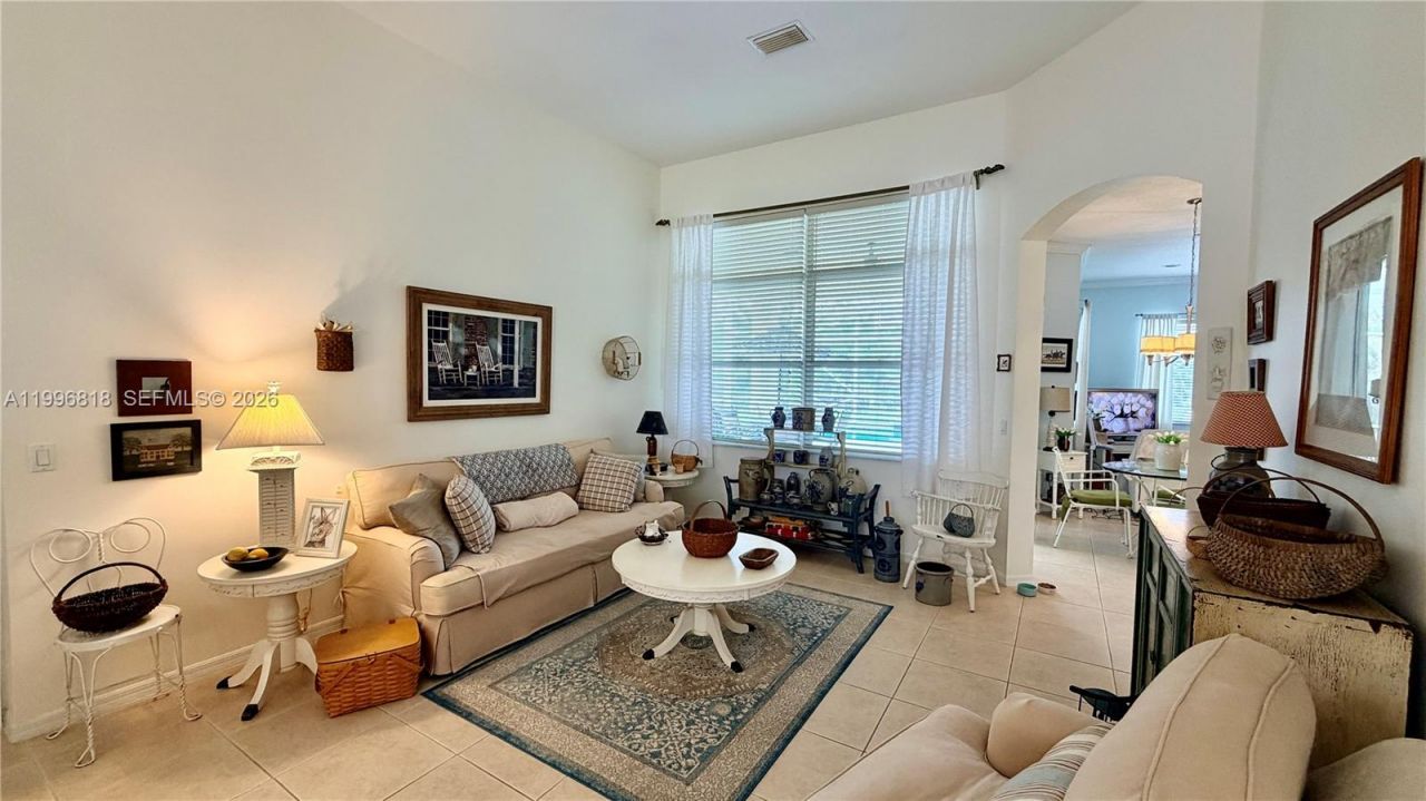 608 SW Chesapeake Ct, Port Saint Lucie, FL 34986 Photo