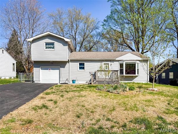 4 Marlo Drive, Belleville, IL 62226