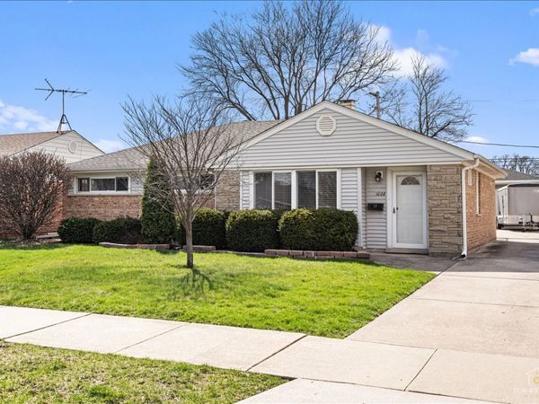 1028 W Villa Drive , Des Plaines, IL 60016