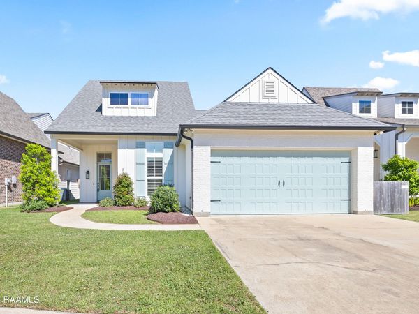 212 Santander Drive , Youngsville, LA 70592