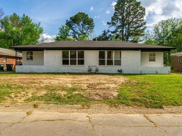325 Hereford Street , Conway, AR 72032