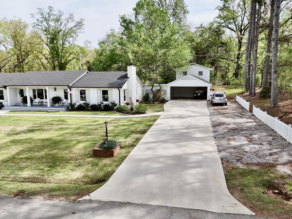 704 E Shady Ln., New Albany, MS 38652