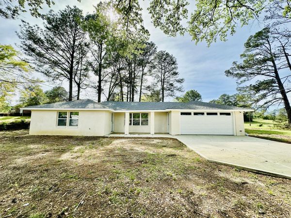 5249 Raymond Ave., Tupelo, MS 38801