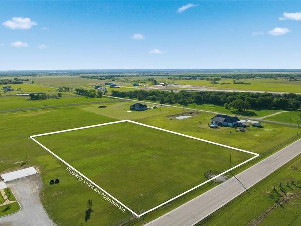 182 Grassey Way , Elm Mott, TX 76640