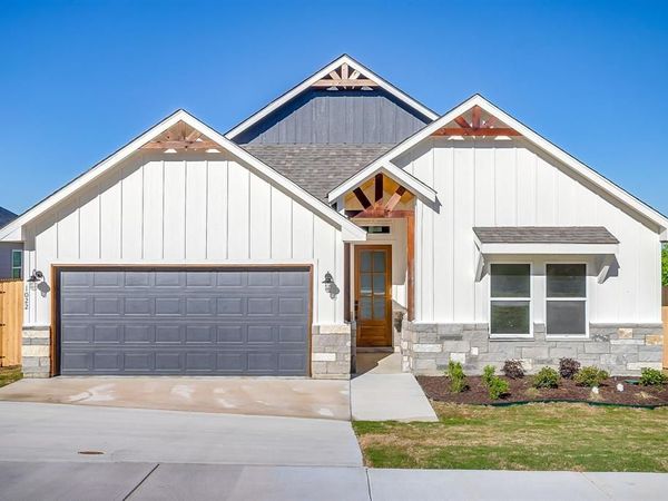 1022 Lake View Ridge, White Settlement, TX 76108