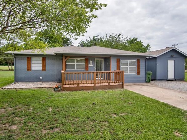 412 Lee Boulevard, Pottsboro, TX 75076