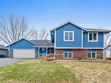 12465 90th Place N, Maple Grove, MN 55369