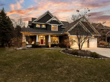 11364 Entrevaux Drive, Eden Prairie, MN 55347