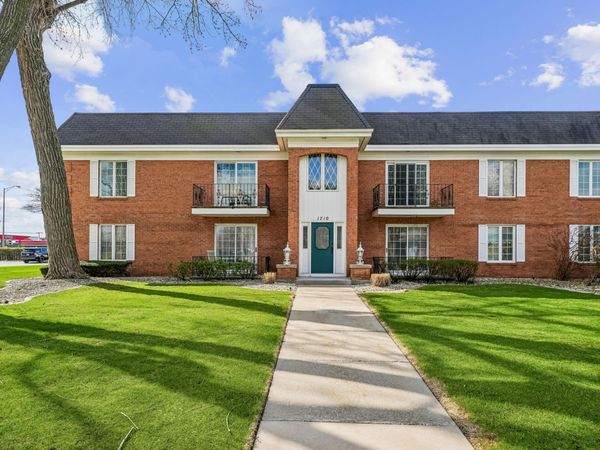 1710 Camellia Dr, Unit D1, Munster, IN 46321