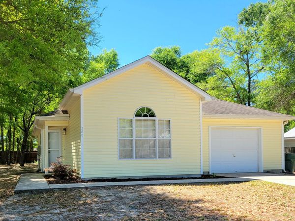 280 Timber Wind Drive, DeFuniak Springs, FL 32433