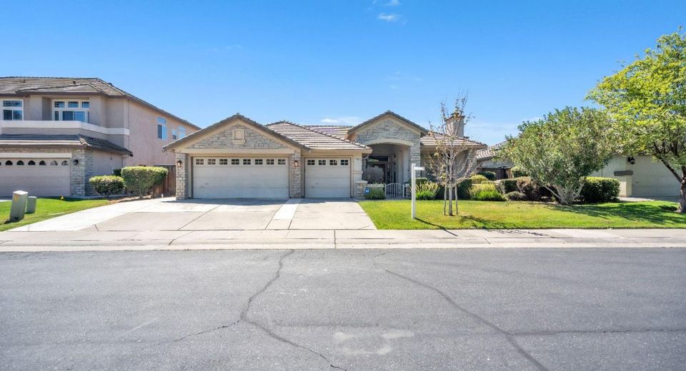 3251 Port Pacific Ln, Elk Grove, CA 95758 Photo