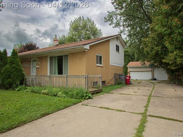 35501 Griswald Street, Clinton Twp, MI 48035