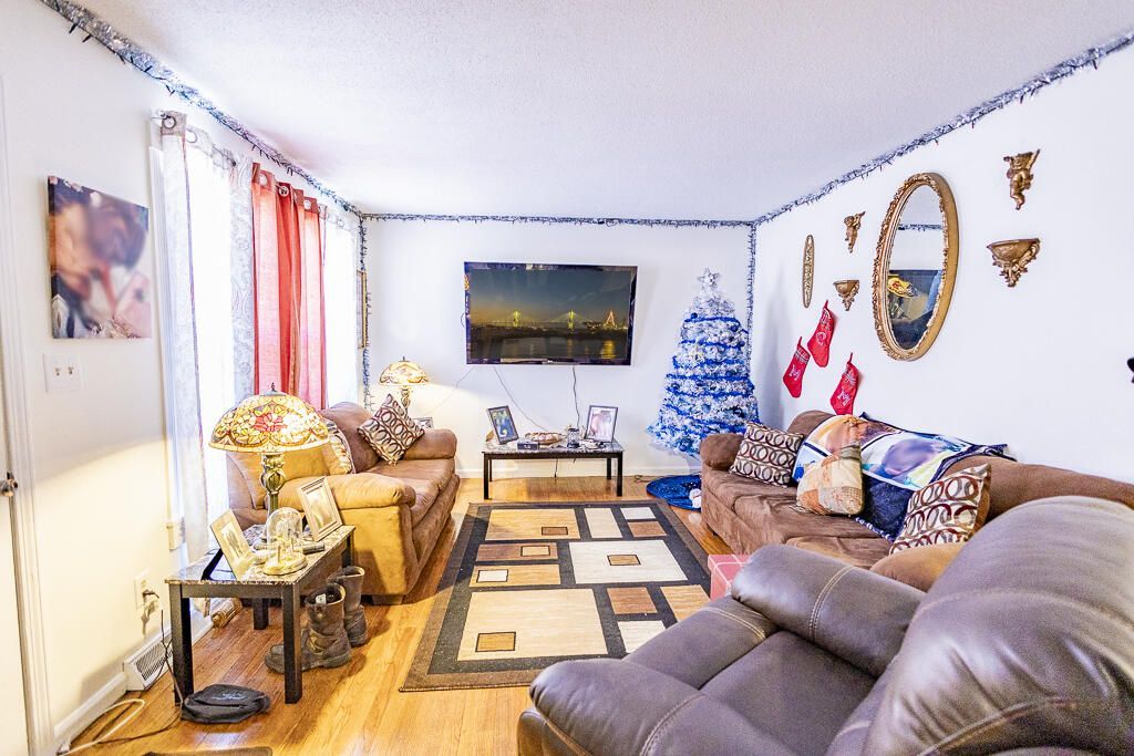 128 Franklin Street Photo 6