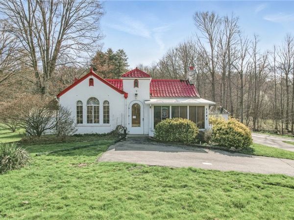 2341 S Hermitage Rd, Hermitage, PA 16148