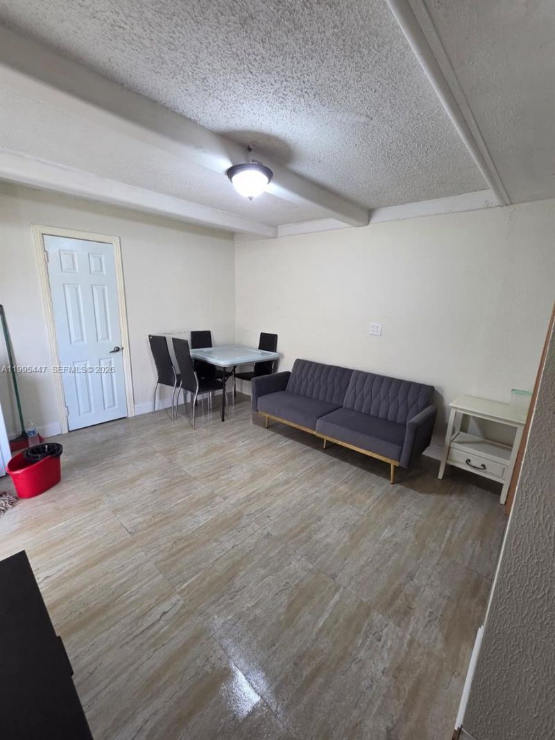 1420 SW 129 Ct, Unit 1, Miami, FL 33184 Photo