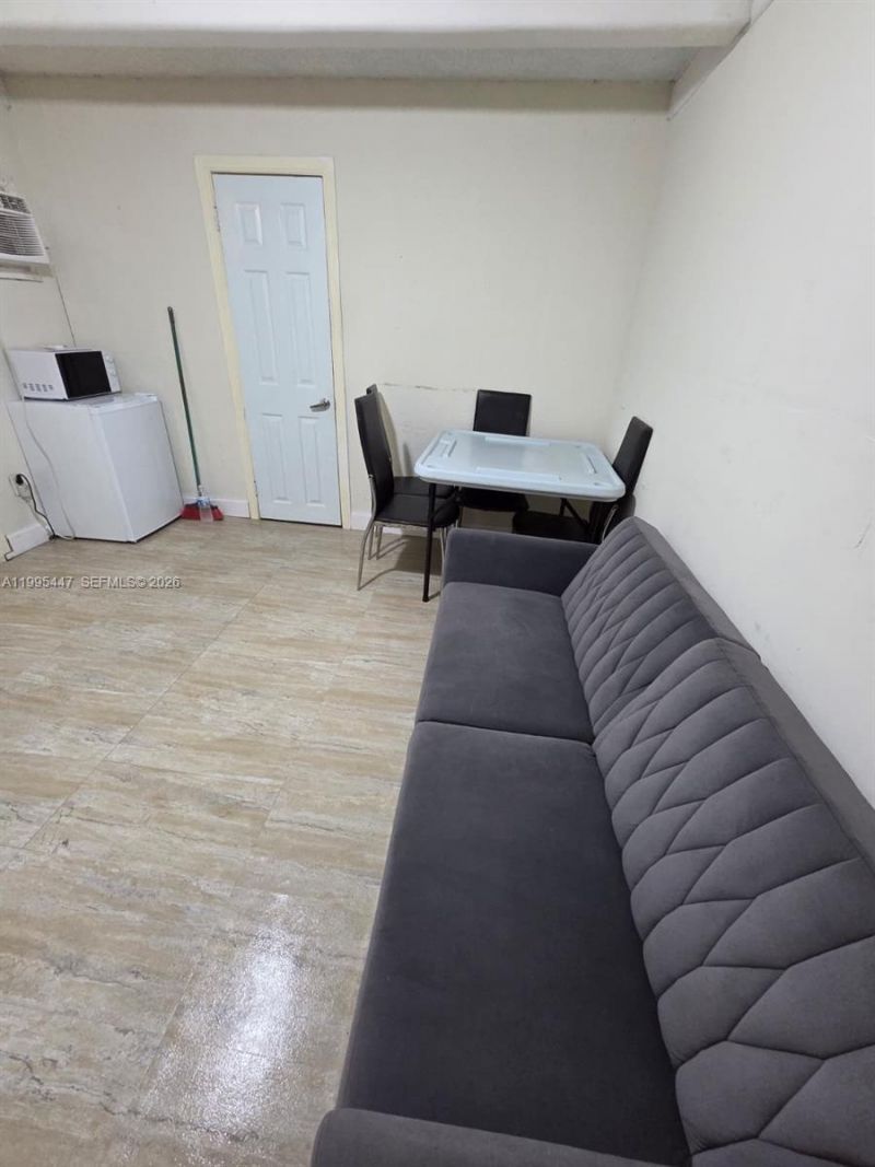 1420 SW 129 Ct, Unit 1, Miami, FL 33184 Photo