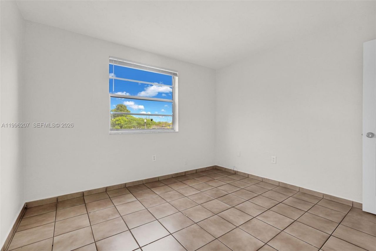 4655 Palm Ave , Unit 205, Hialeah, FL 33012 Photo
