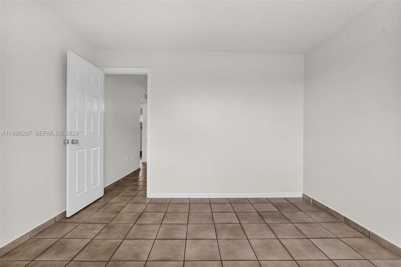 4655 Palm Ave , Unit 205, Hialeah, FL 33012 Photo