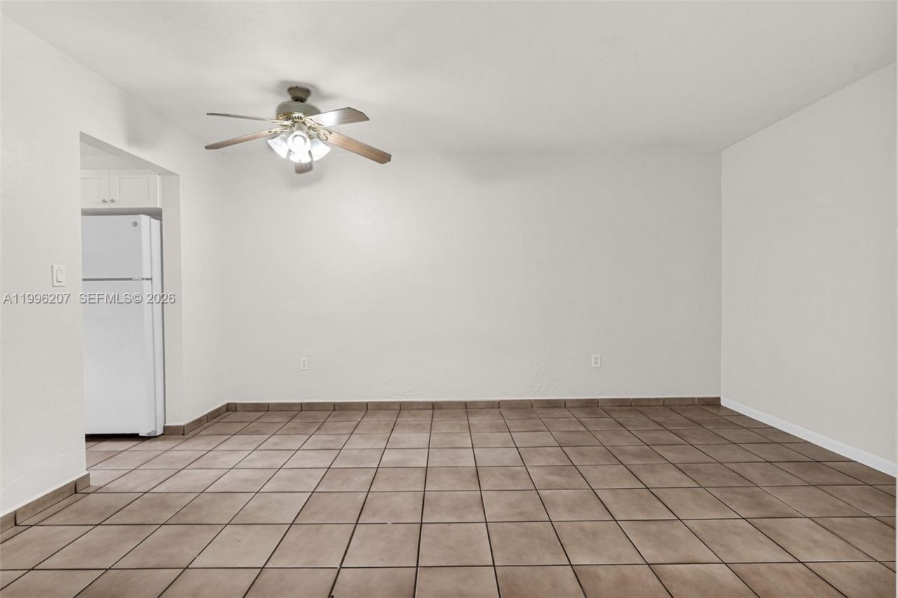 4655 Palm Ave , Unit 205, Hialeah, FL 33012 Photo