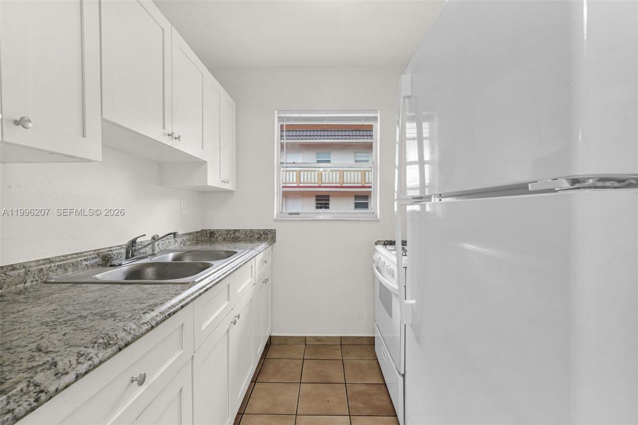 4655 Palm Ave , Unit 205, Hialeah, FL 33012 Photo