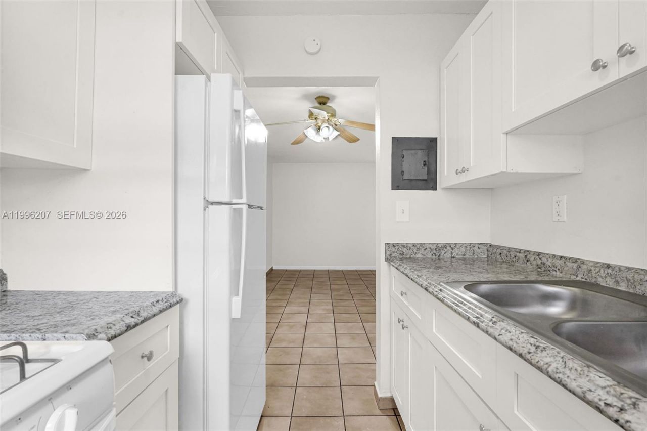 4655 Palm Ave , Unit 205, Hialeah, FL 33012 Photo