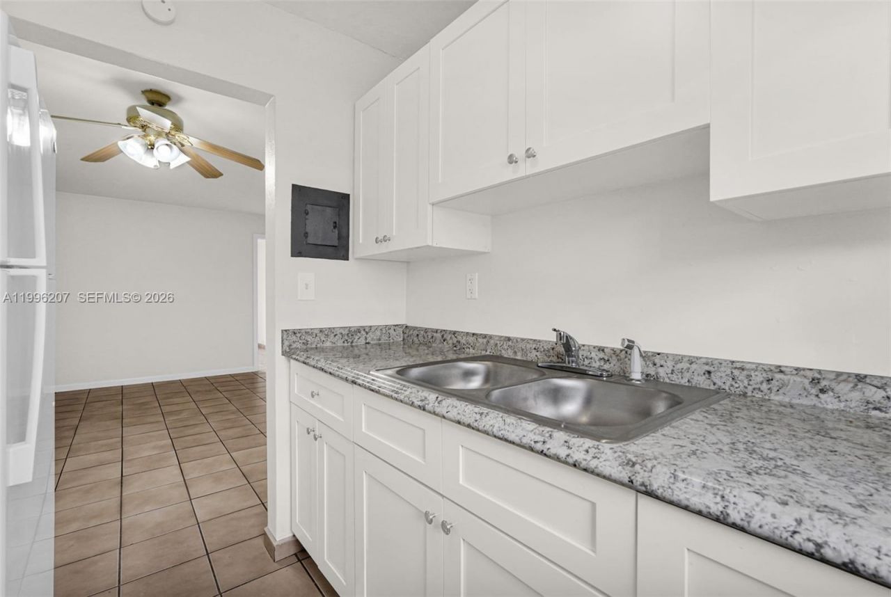 4655 Palm Ave , Unit 205, Hialeah, FL 33012 Photo