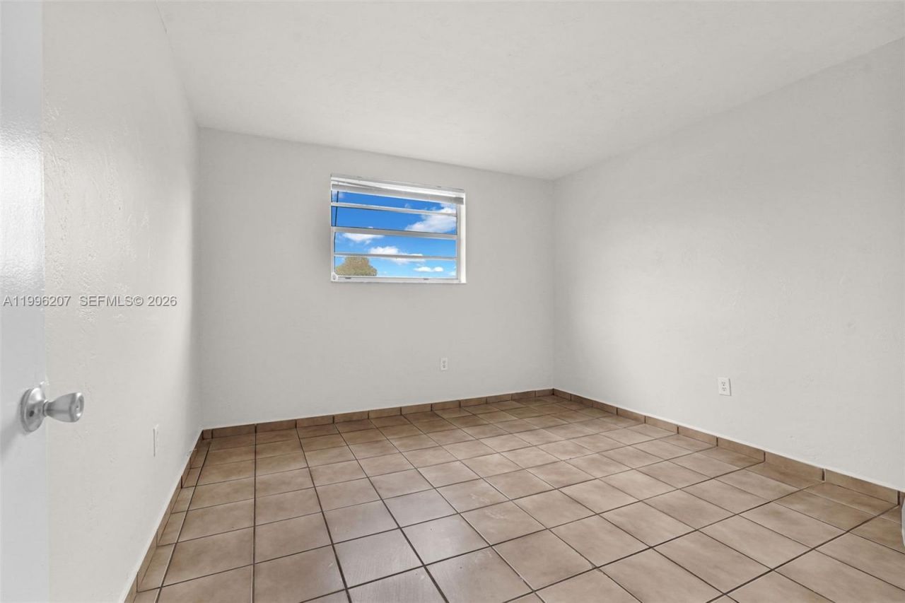 4655 Palm Ave , Unit 205, Hialeah, FL 33012 Photo
