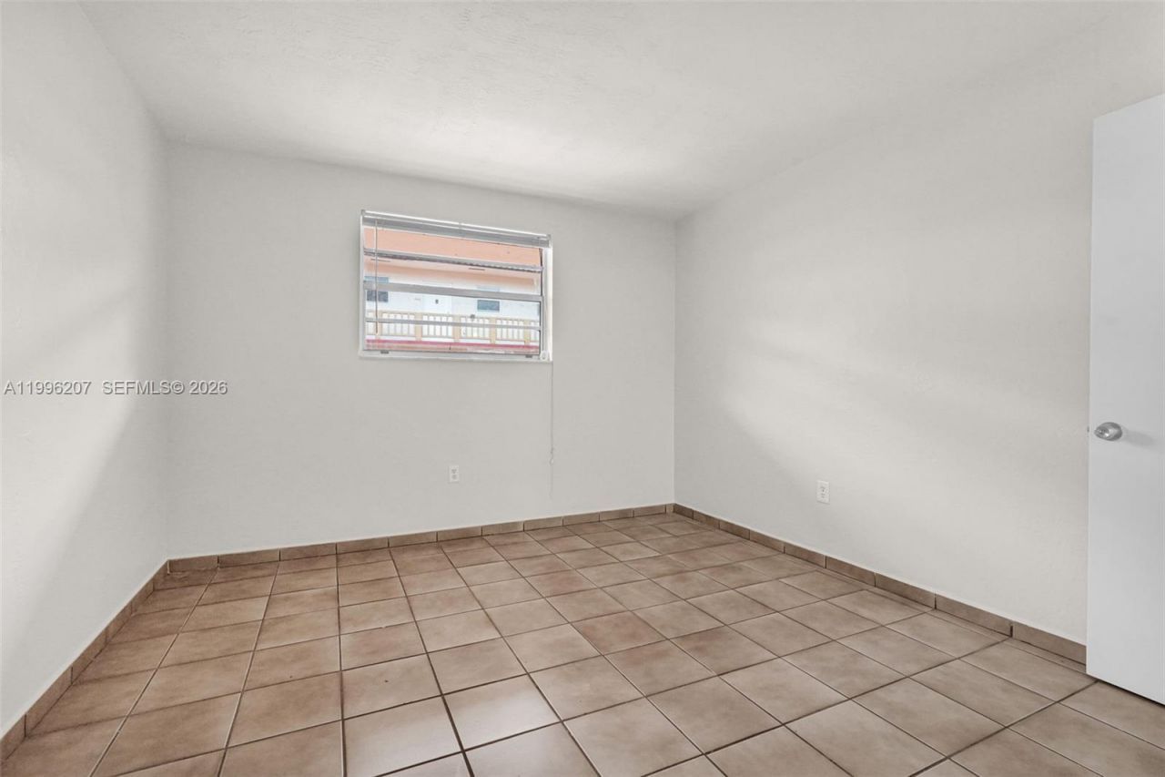 4655 Palm Ave , Unit 205, Hialeah, FL 33012 Photo