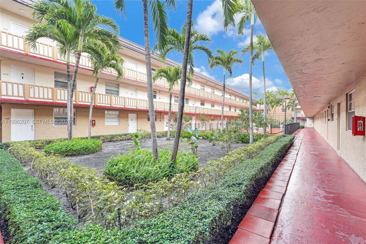 4655 Palm Ave , Unit 205, Hialeah, FL 33012 Photo