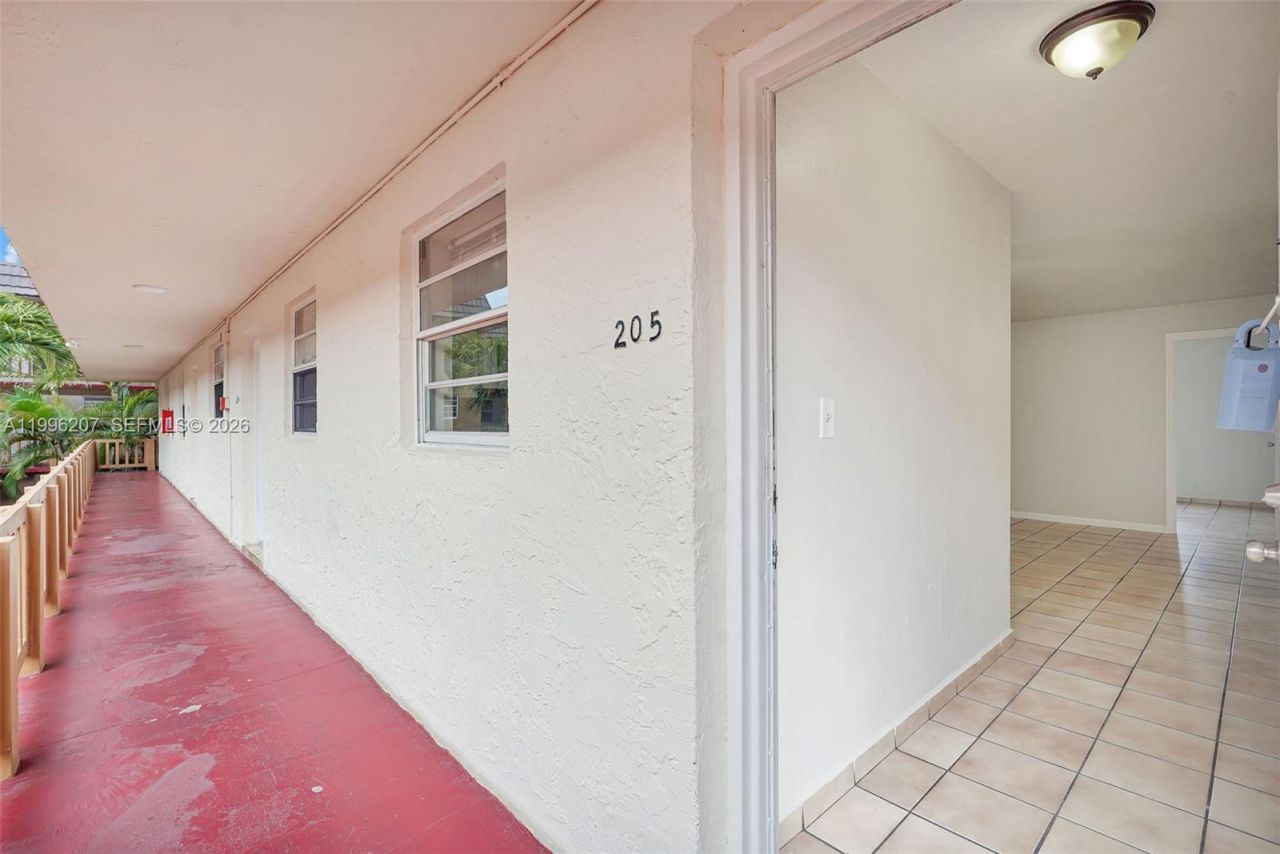 4655 Palm Ave , Unit 205, Hialeah, FL 33012 Photo