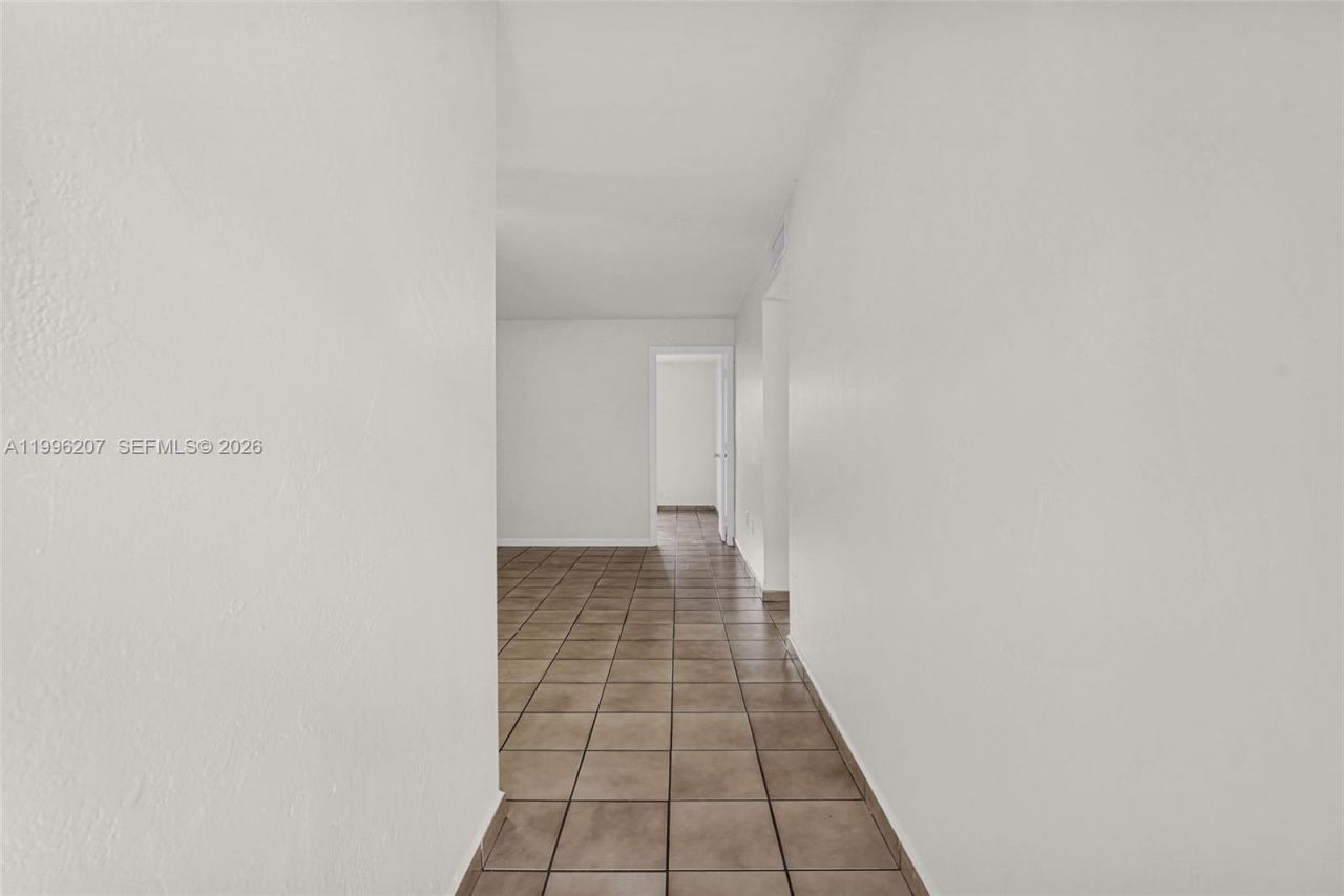 4655 Palm Ave , Unit 205, Hialeah, FL 33012 Photo