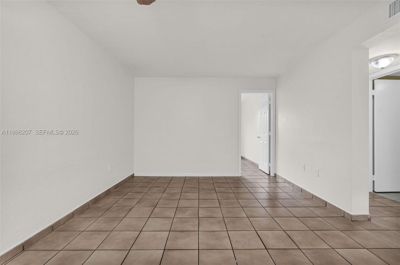 4655 Palm Ave , Unit 205, Hialeah, FL 33012 Photo